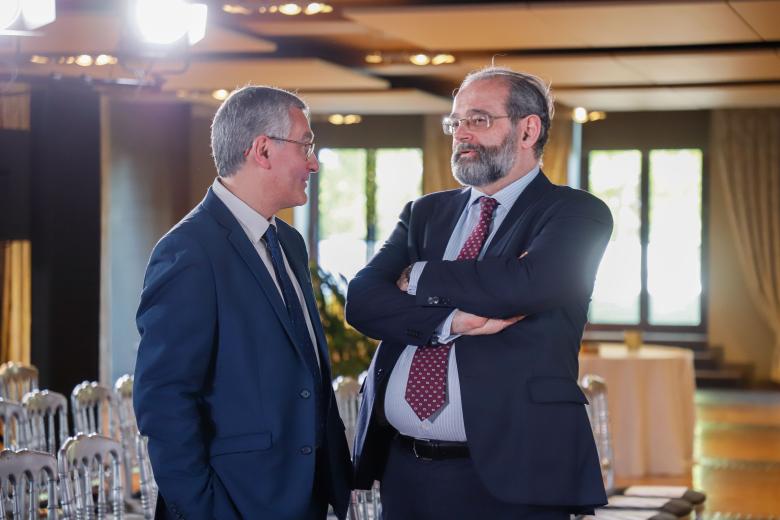 Manuel Perucho, director del CEU de Castilla y León y Alfonso Bullón de Mendoza, presidente de la ACdP y El Debate