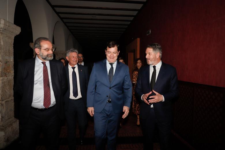 Alfonso Bullón de Mendoza, Alfonso Fernández Mañueco y Bieito Rubido