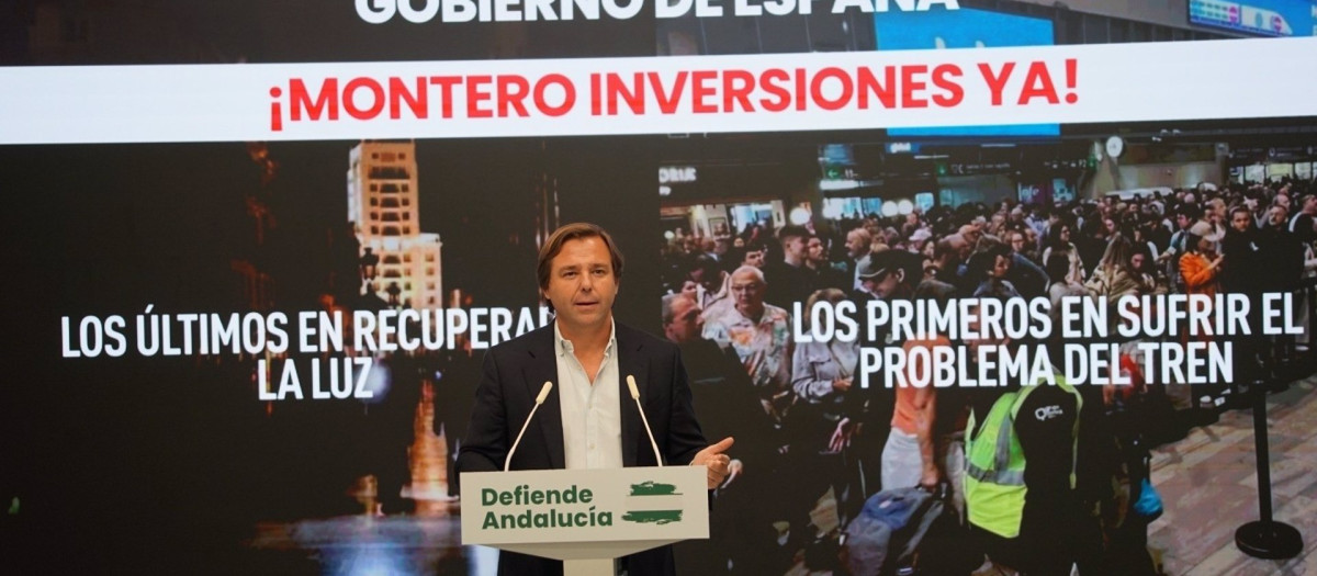 El secretario general del PP-A, Antonio Repullo, en rueda de prensa tras el caos ferroviario entre Madrid y Sevilla