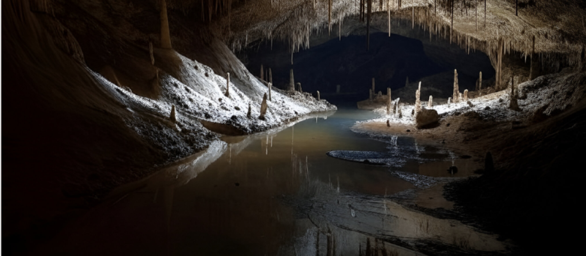 Ilustración de una cueva subterránea