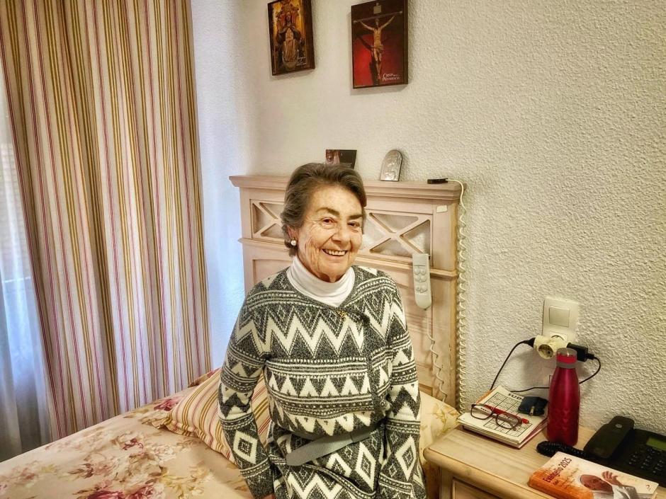 Ana, en su ahbitación de la residencia Santísima Trinidad